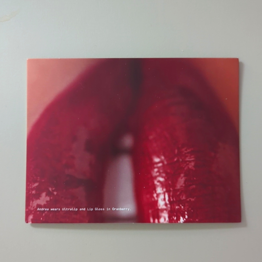 ✨ FREE Glossier Note Card